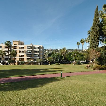Апартаменты Torres De Aloha 2 Bdr Puerto Banus Марбелья Экстерьер фото